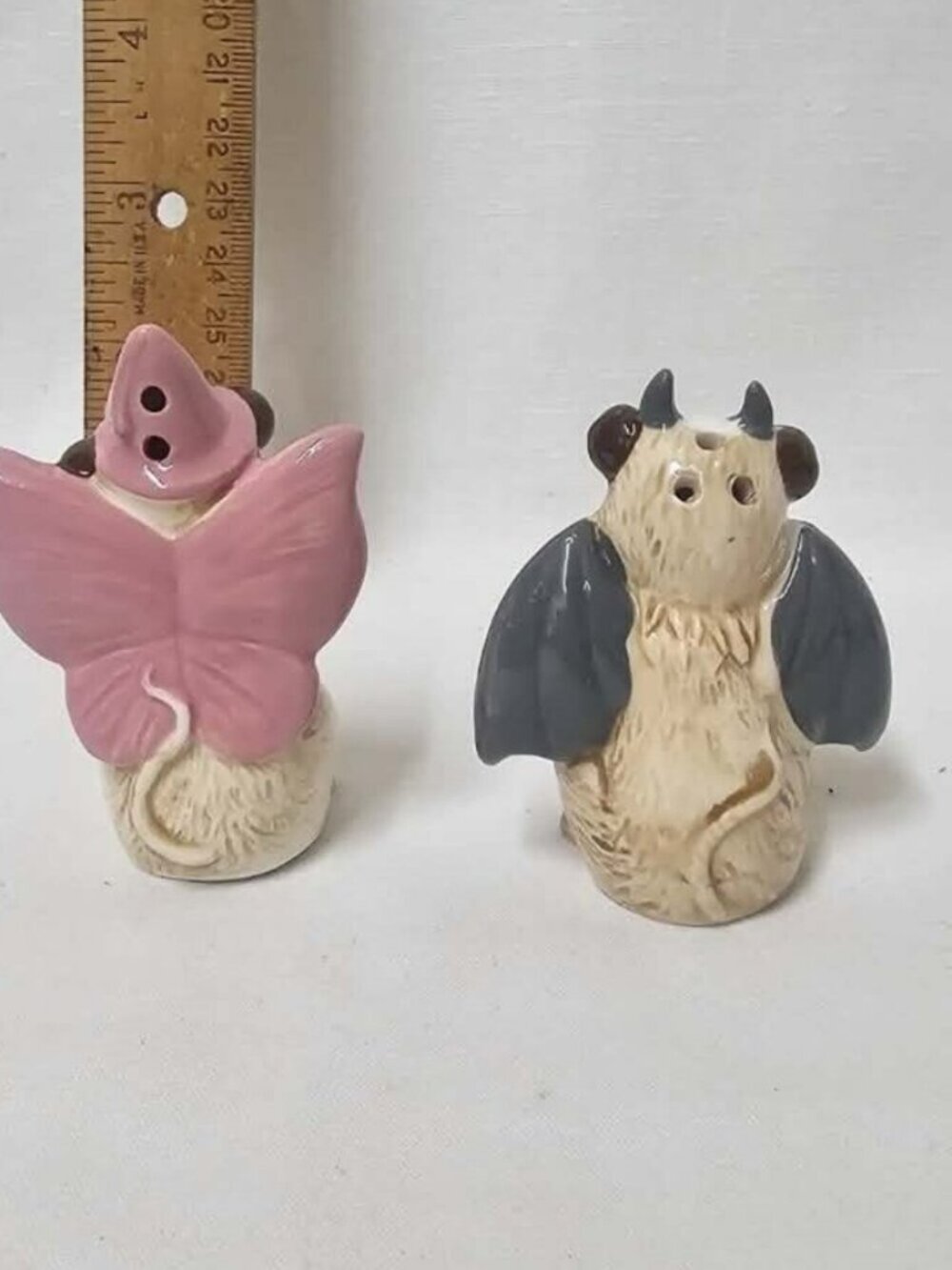 NWT - Cracker Barrel Possum Halloween Costume Salt Pepper Shaker Set Witch Bat - Picture 4 of 4